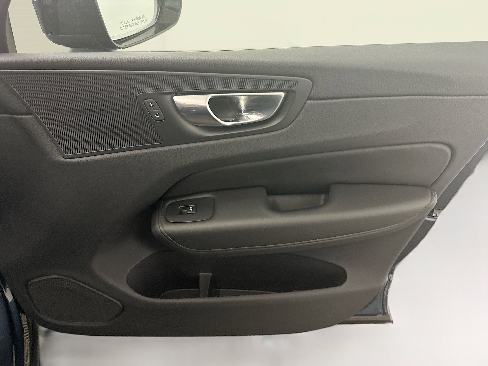 Used 2025 Volvo XC60 B5 Plus image 35