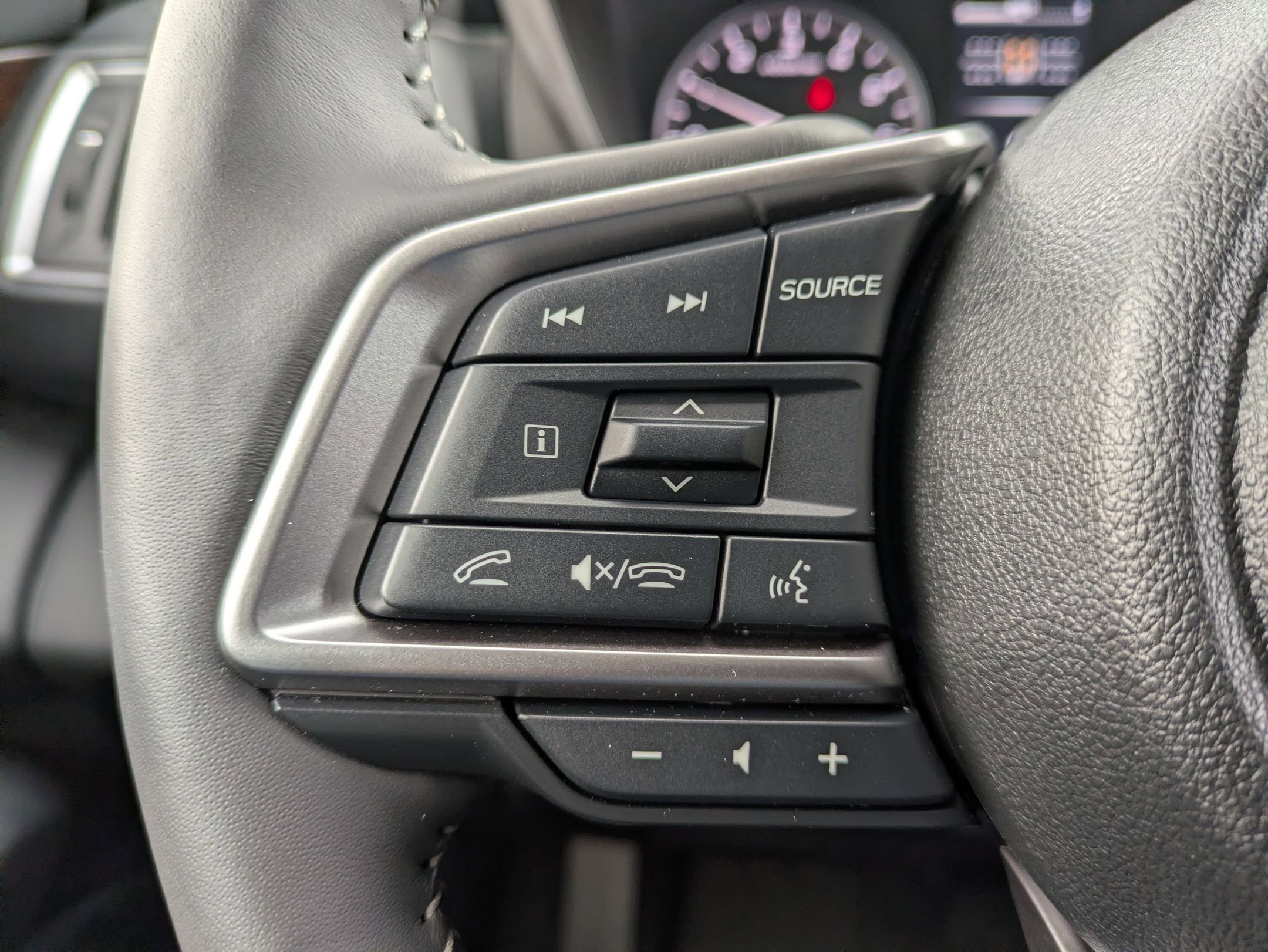 Used 2025 Subaru Ascent Touring w/ Popular Package #2 image 18