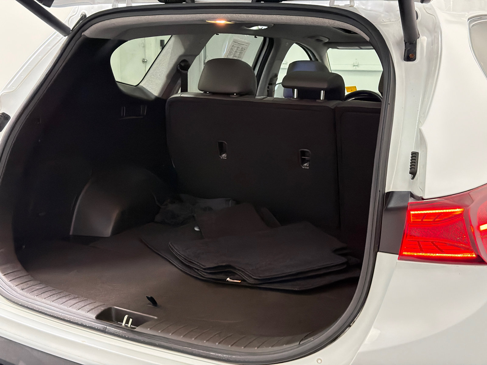 Used 2019 Hyundai Santa Fe FWD image 8