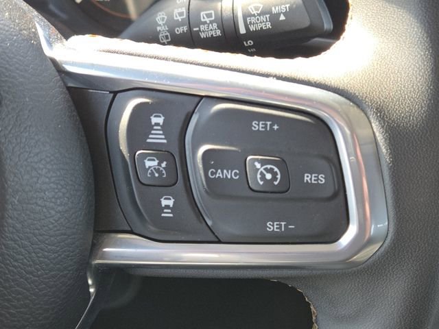 Used 2024 Jeep Wrangler Sahara image 11