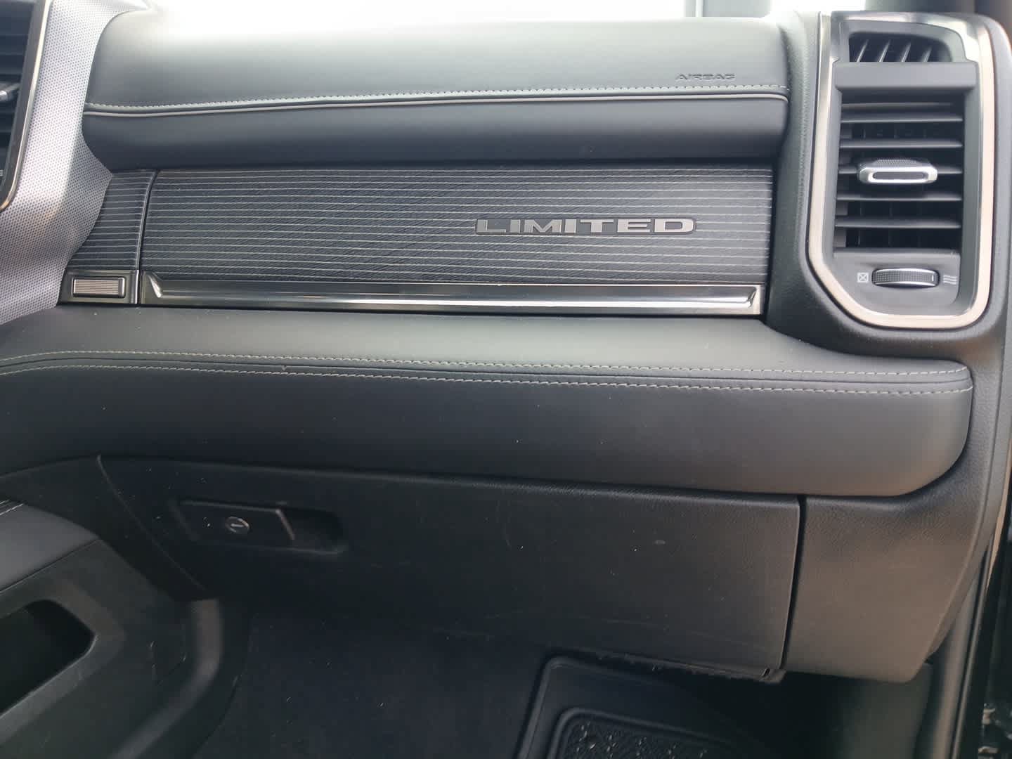 Used 2020 RAM 2500 Limited AWD/4WD image 97