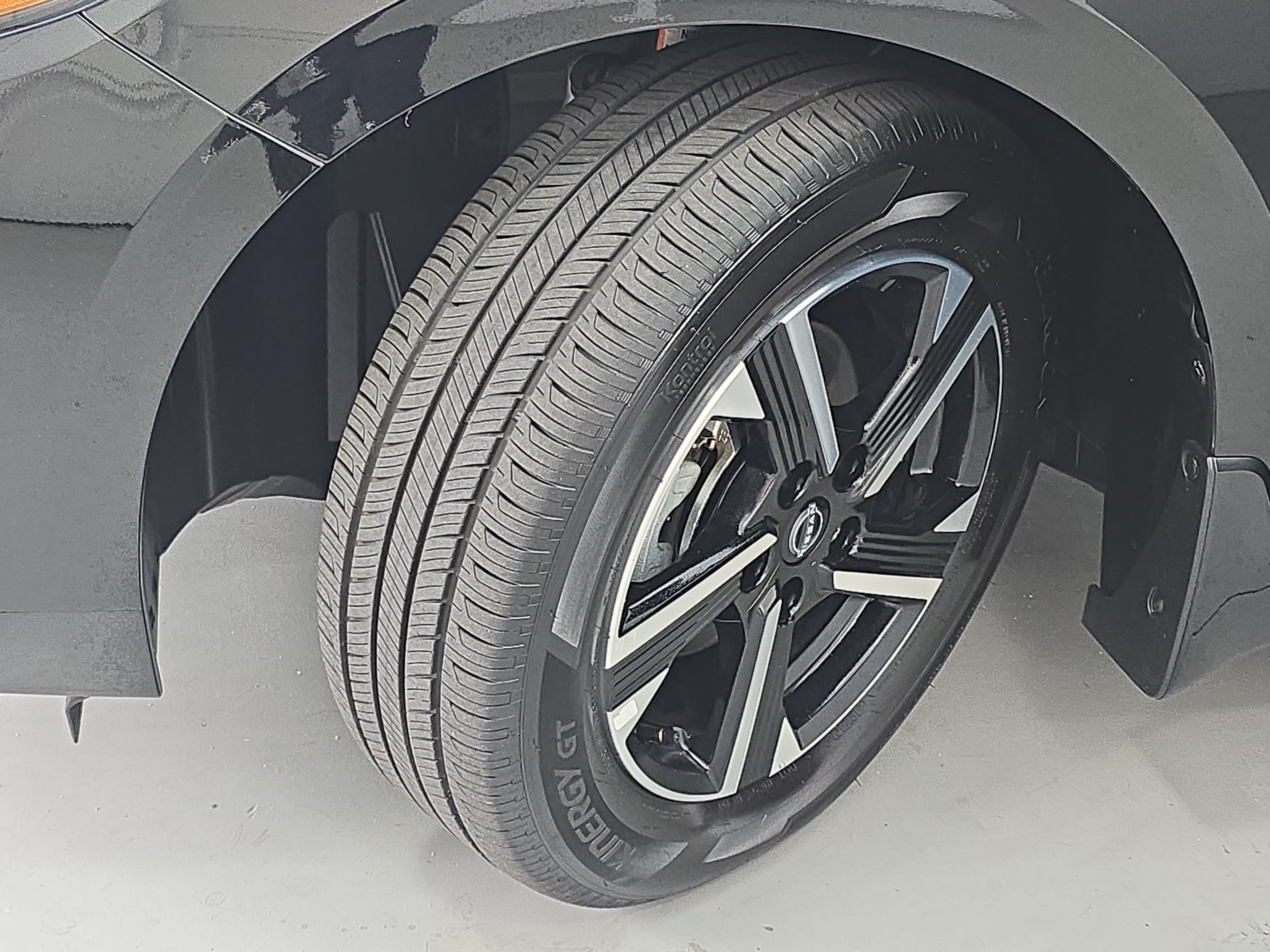 Certified 2025 Nissan Sentra SV FWD image 30