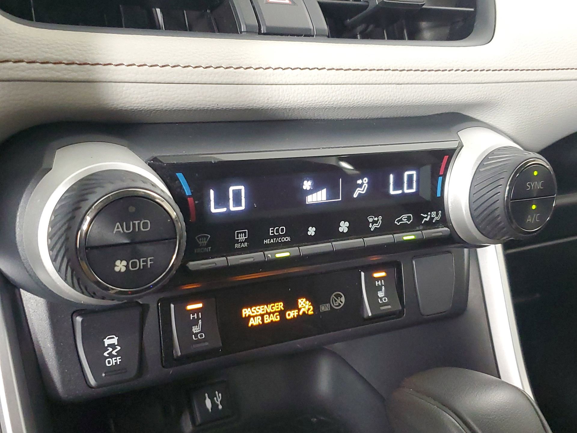 Used 2019 Toyota RAV4 XLE w/ Convenience Package image 41