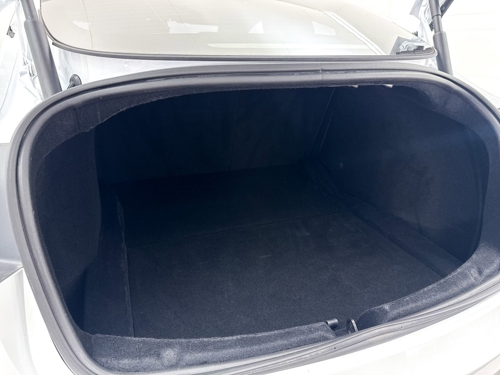 Used 2024 Tesla Model 3 Standard Range RWD image 37
