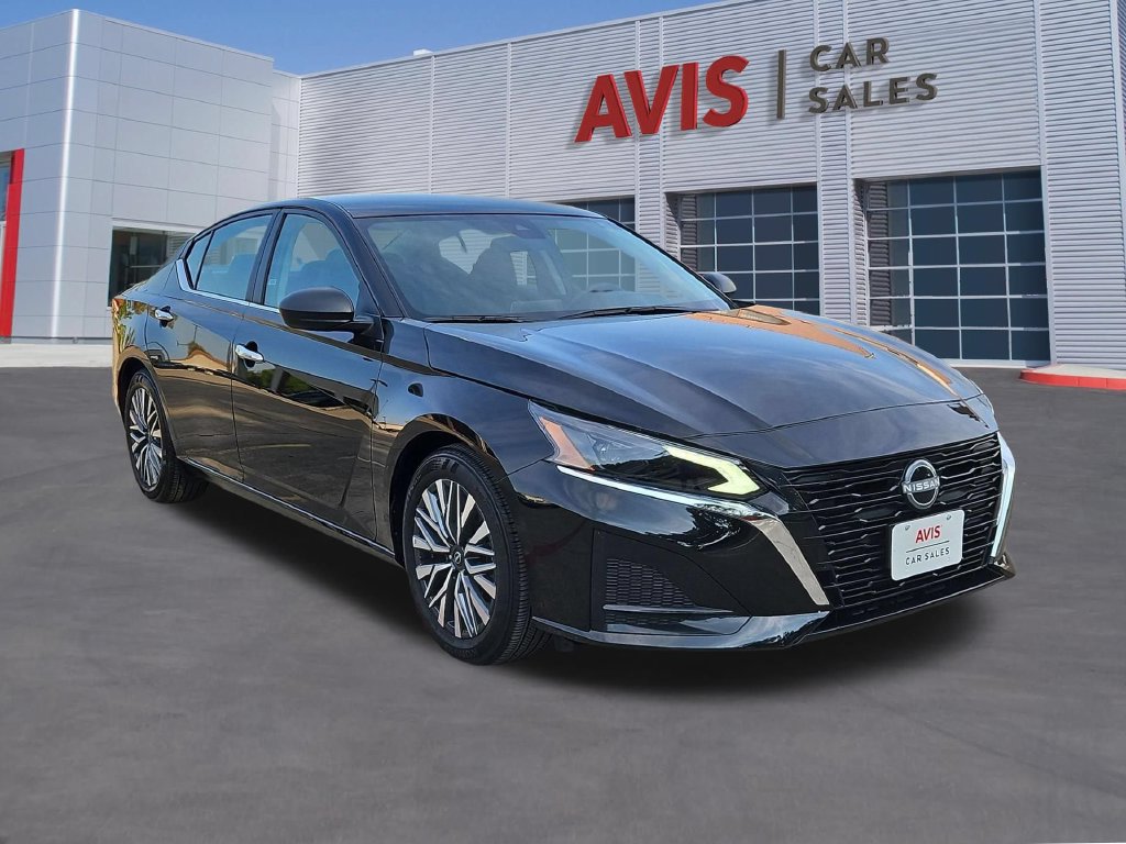 Used 2025 Nissan Altima 2.5 SV FWD image 3