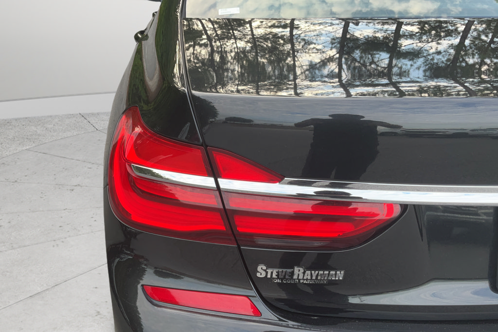 Used 2018 BMW 740i RWD image 27