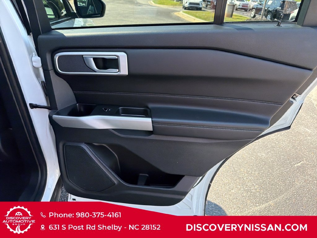 Used 2022 Ford Explorer XLT w/ Equipment Group 202A AWD/4WD image 33