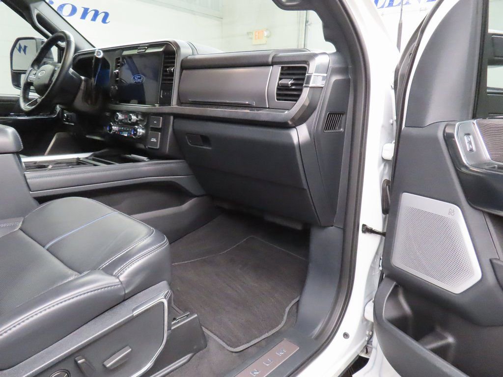 Used 2025 Ford F250 Platinum AWD/4WD image 39