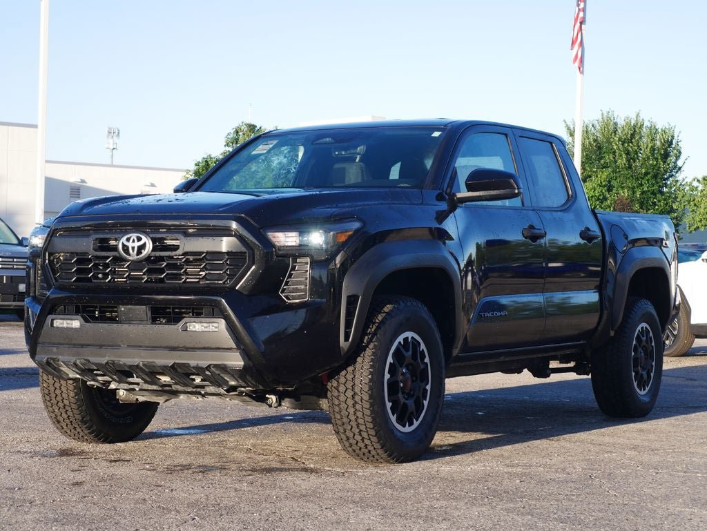 Used 2024 Toyota Tacoma TRD Off-Road AWD/4WD image 5