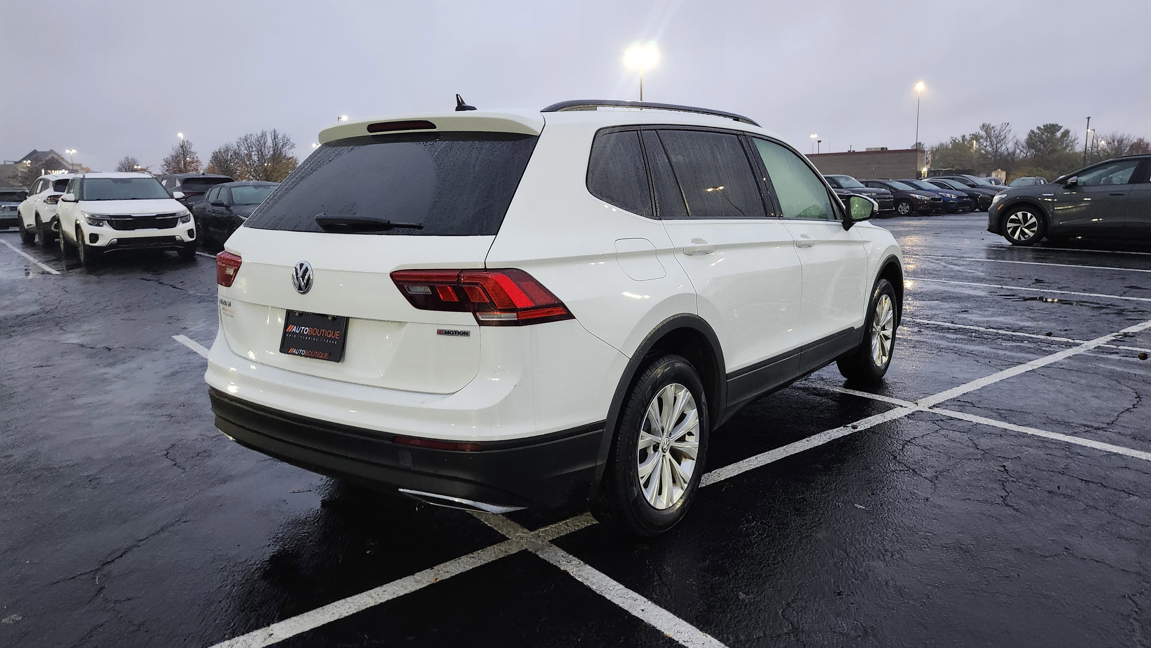 Used 2020 Volkswagen Tiguan S image 14