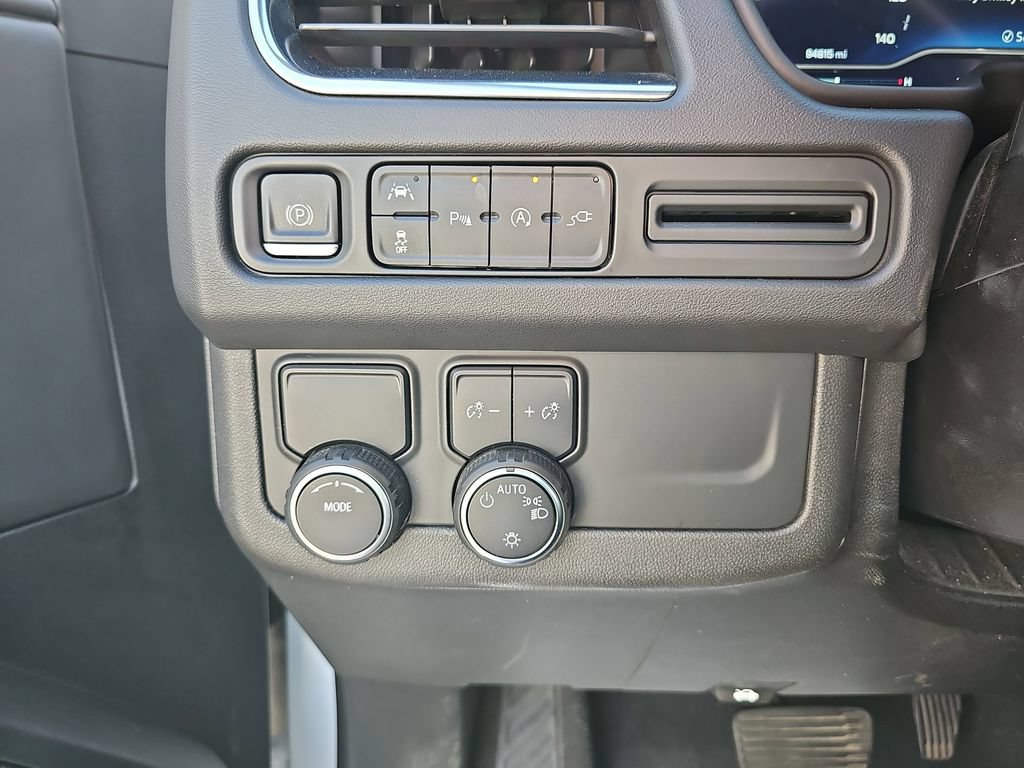 Used 2022 Chevrolet Suburban Premier RWD image 32