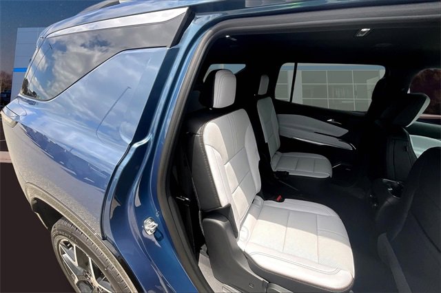 New 2026 Chevrolet Traverse High Country image 9