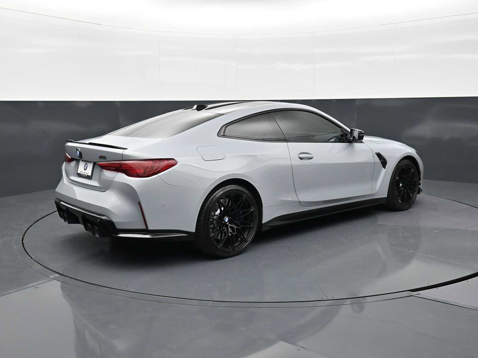 Used 2025 BMW M4 Competition w/ Executive Package image 5