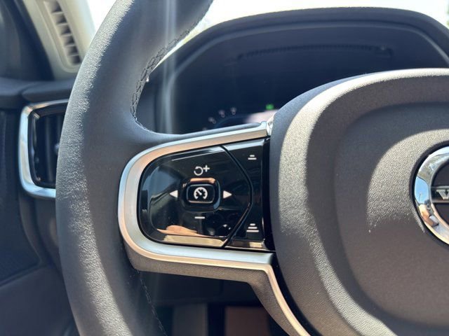 New 2025 Volvo V90 B6 Cross Country Plus w/ Protection Package Premier image 30