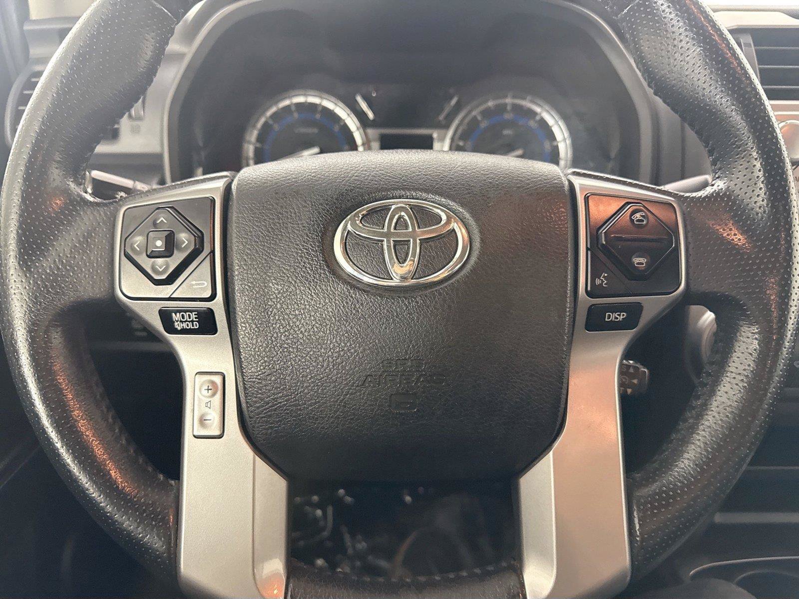 Used 2017 Toyota 4Runner SR5 AWD/4WD image 16