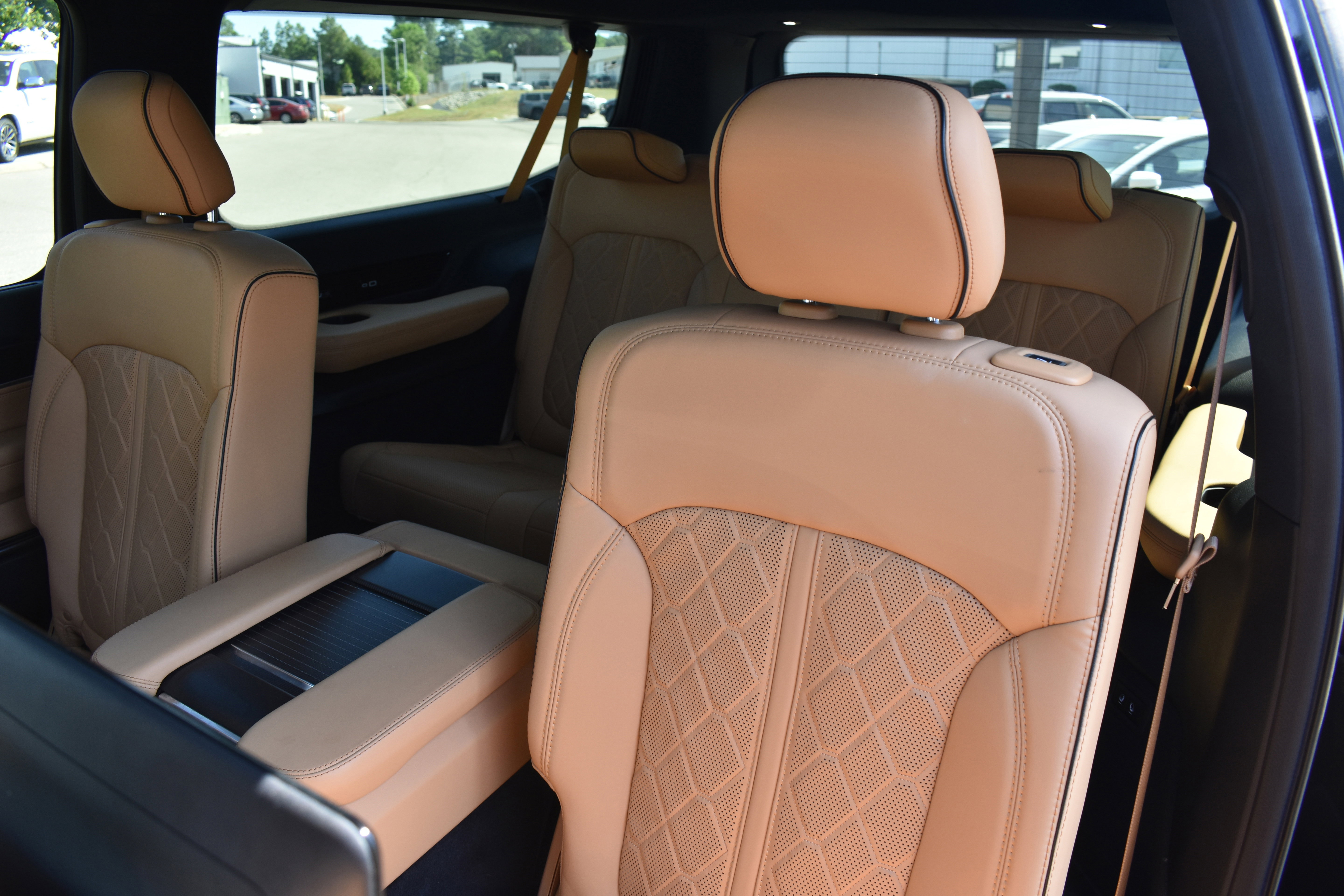 Used 2024 Jeep Grand Wagoneer L Series III w/ Rear Seat Video Group 1 AWD/4WD image 27
