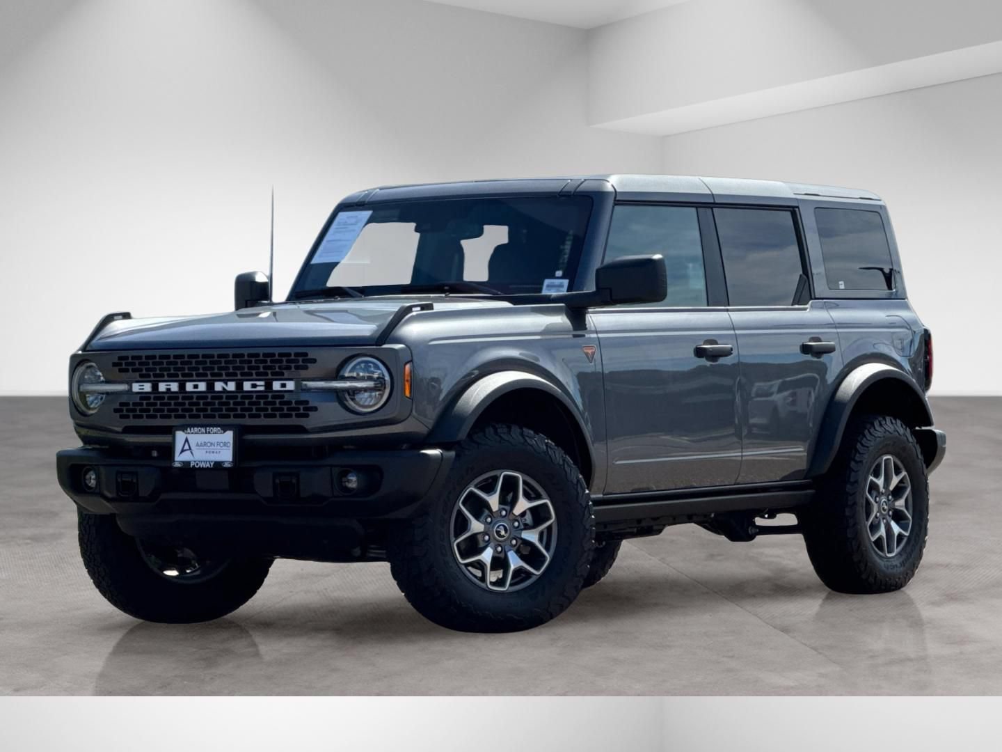 Used 2025 Ford Bronco Badlands AWD/4WD image 2