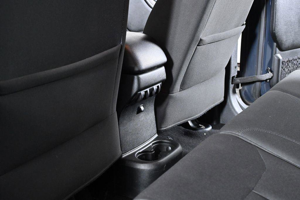 Used 2018 Jeep Wrangler Unlimited Sport S image 28