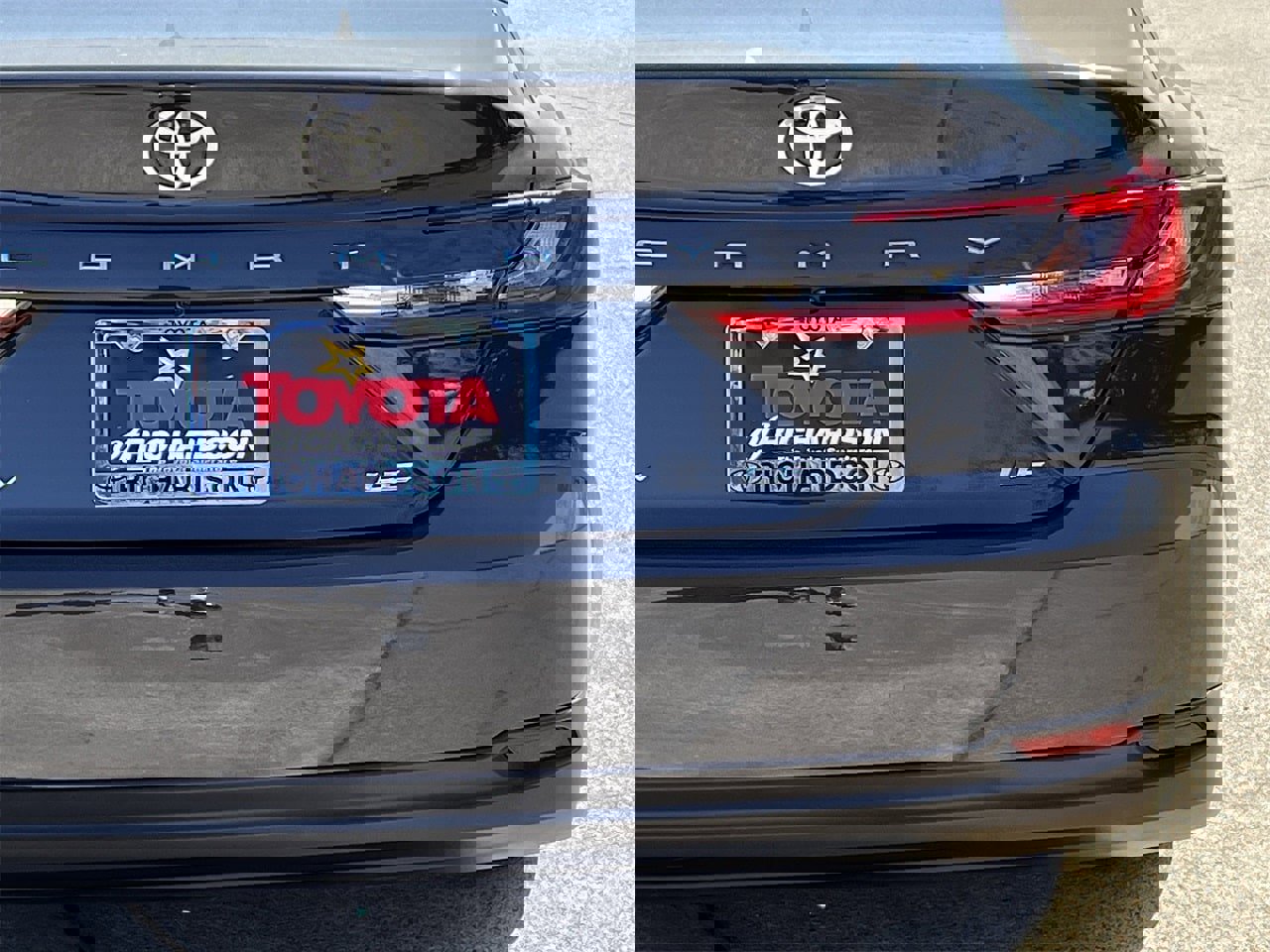 Used 2025 Toyota Camry LE image 6