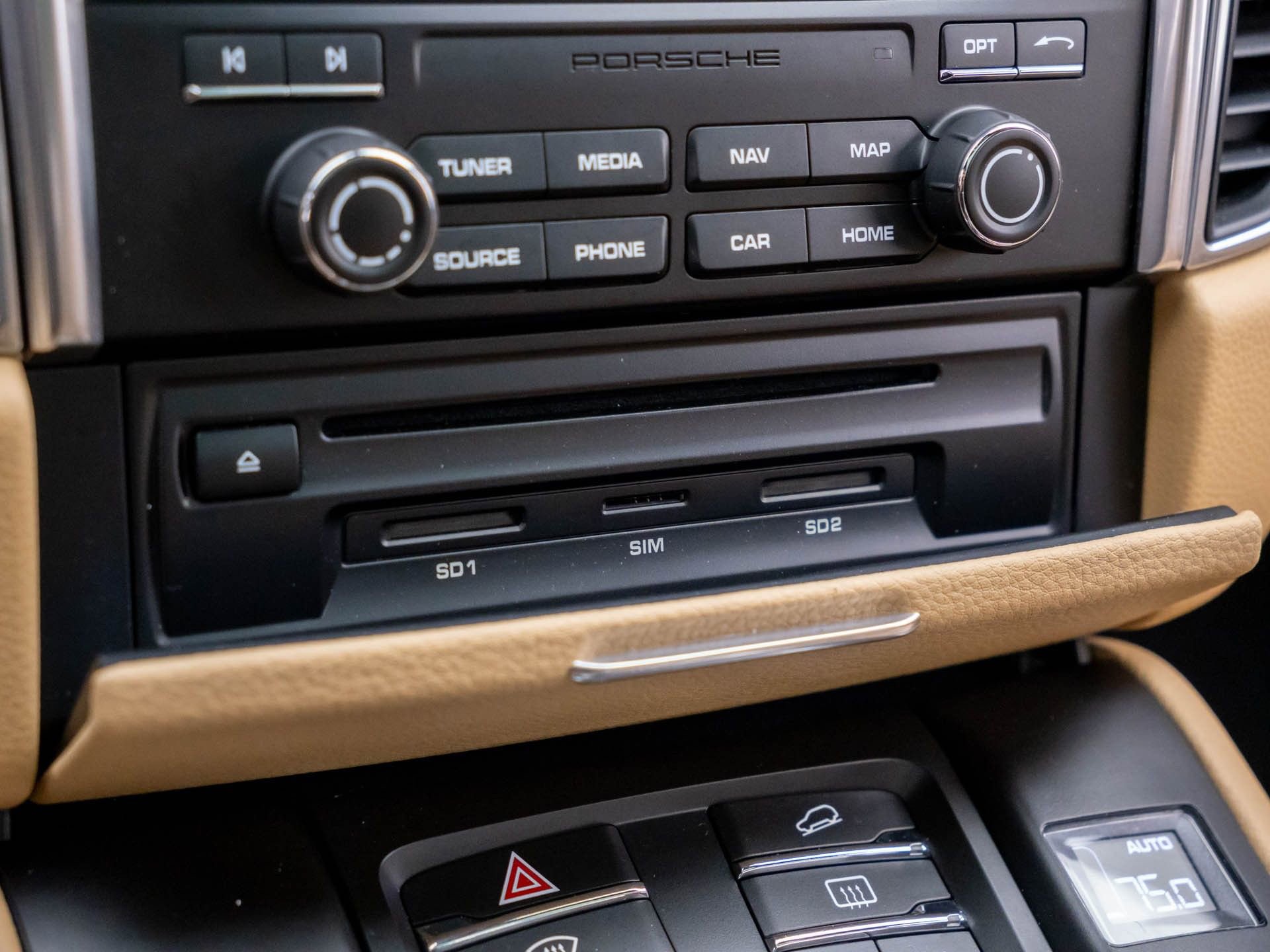 Used 2018 Porsche Macan image 28