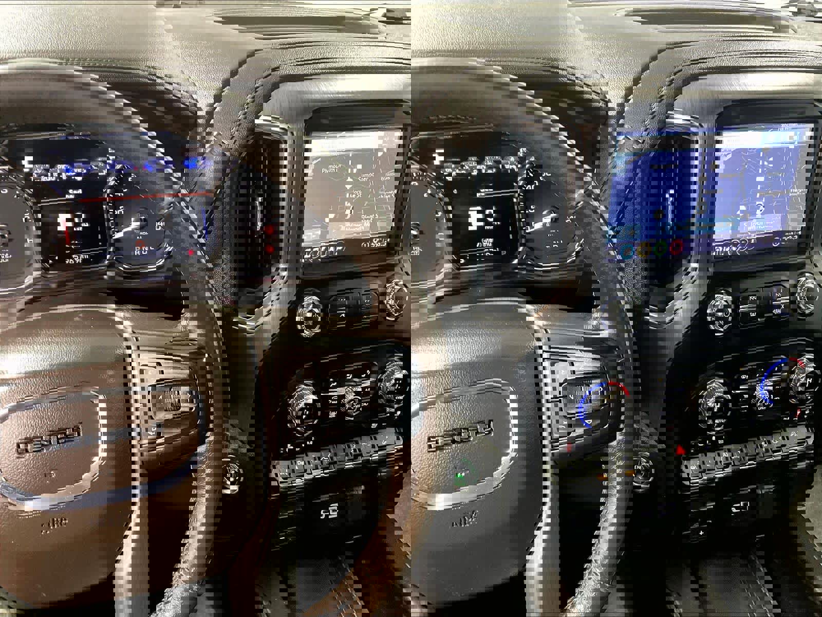 Used 2020 GMC Sierra 1500 Denali w/ Denali Premium Package image 18