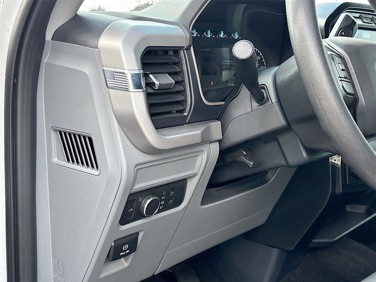 Used 2022 Ford F150 XL w/ Equipment Group 101A High RWD image 10