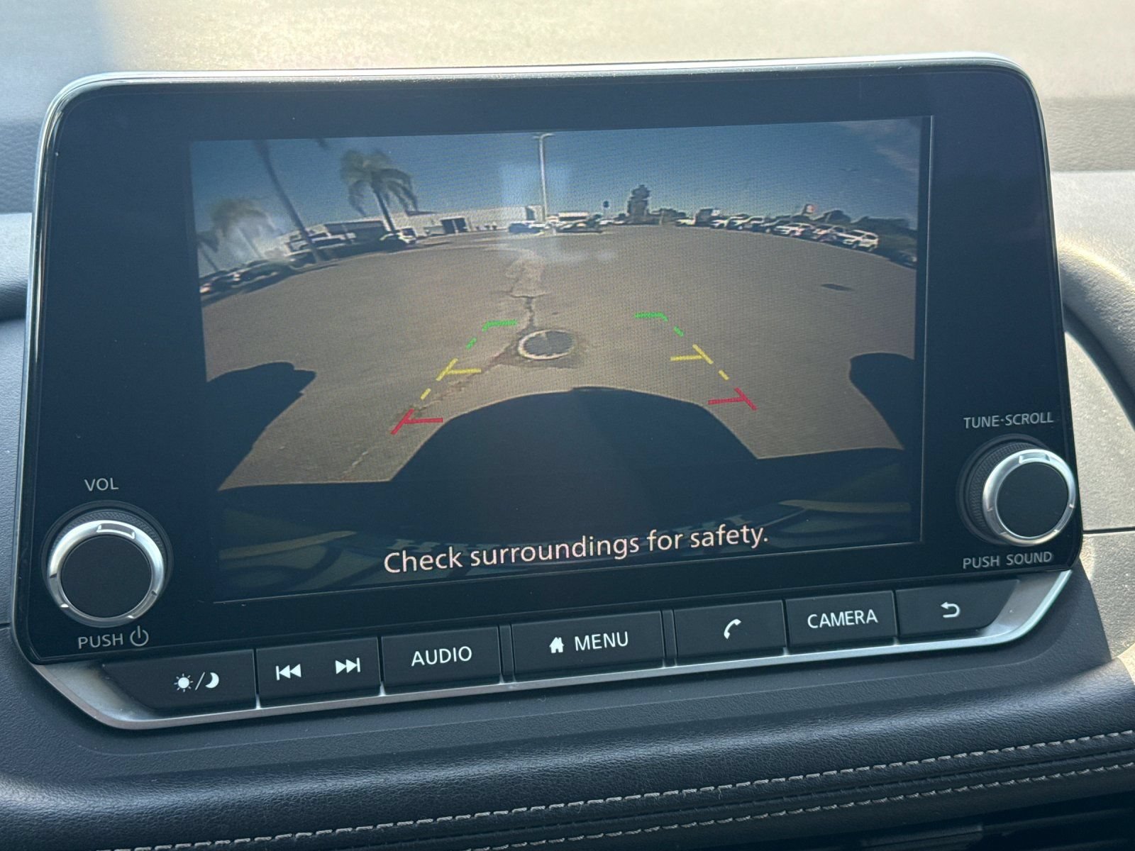 Used 2024 Nissan Rogue S FWD image 18