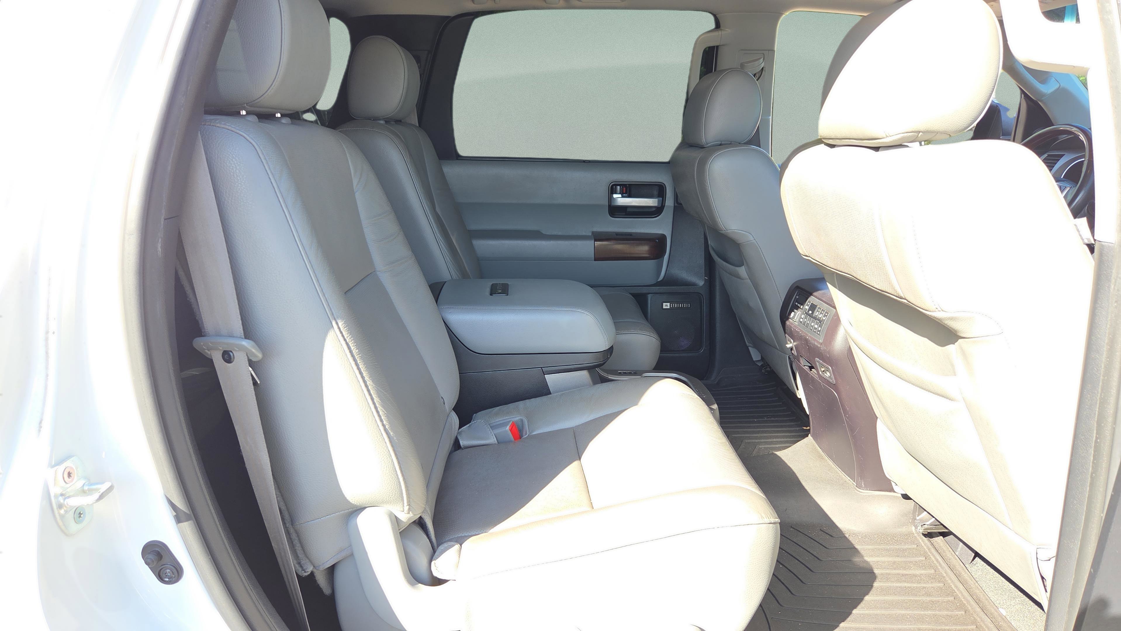 Used 2017 Toyota Sequoia Platinum image 19