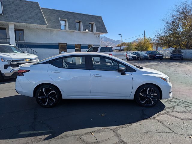 Used 2025 Nissan Versa SR image 2