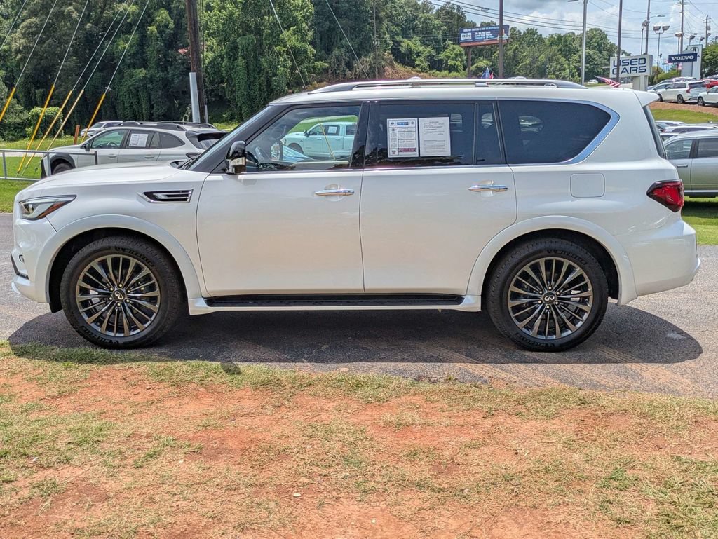 Used 2024 INFINITI QX80 Sensory AWD/4WD image 3