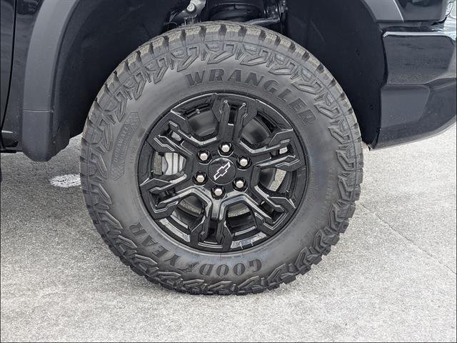 New 2026 Chevrolet Silverado 1500 ZR2 w/ LPO, Dark Essentials Package AWD/4WD image 16