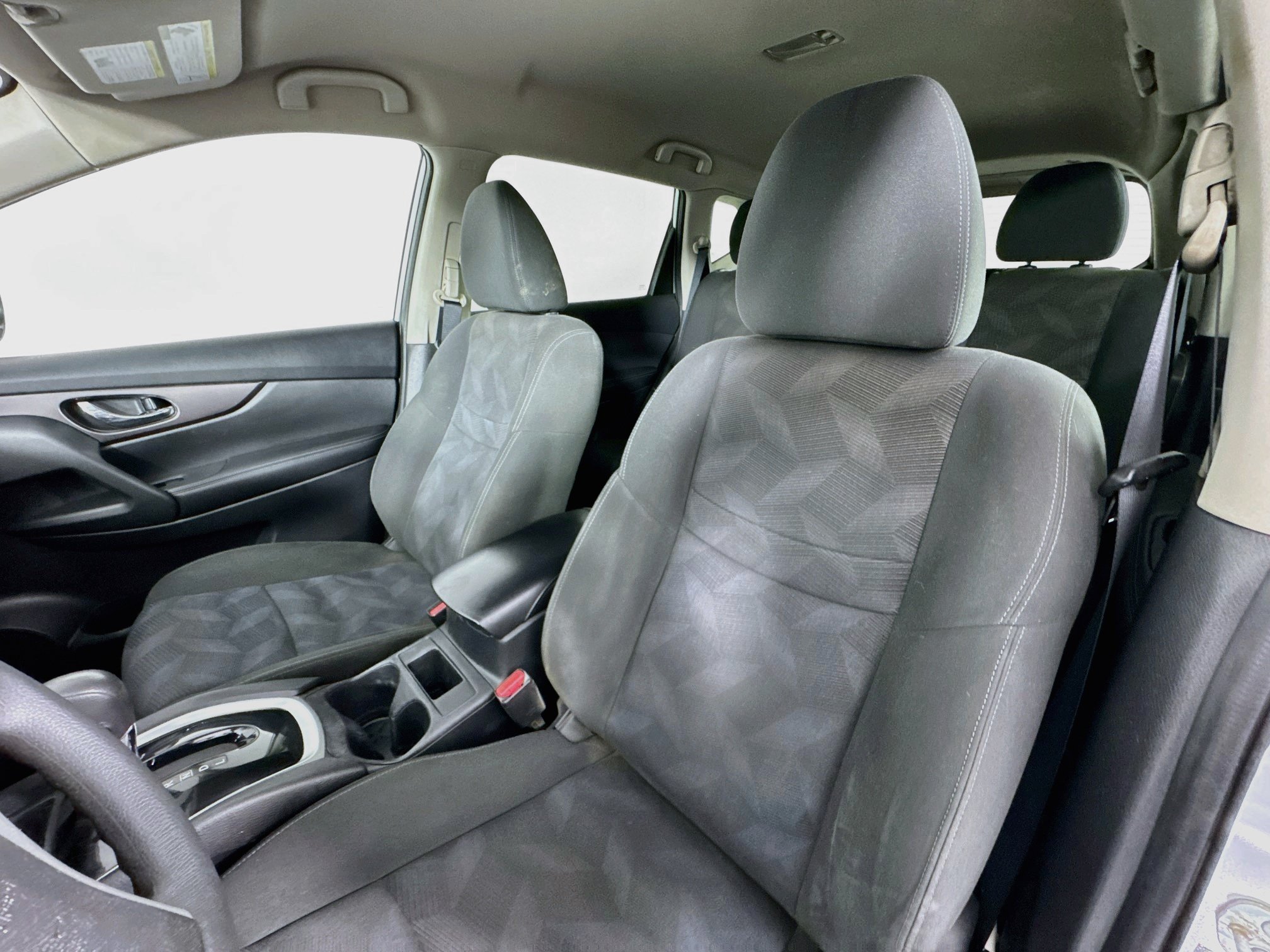 Used 2016 Nissan Rogue SV AWD/4WD image 19