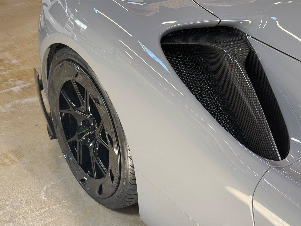 Used 2022 Ferrari SF90 Spider AWD/4WD image 35