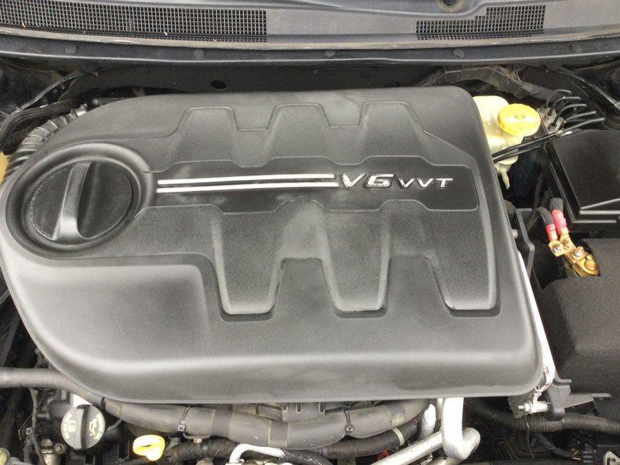 Used 2015 Chrysler 200 C w/ Navigation & Sound Group I image 36