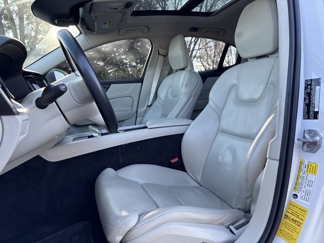 Used 2022 Volvo S60 B5 Inscription w/ Advanced Package image 17