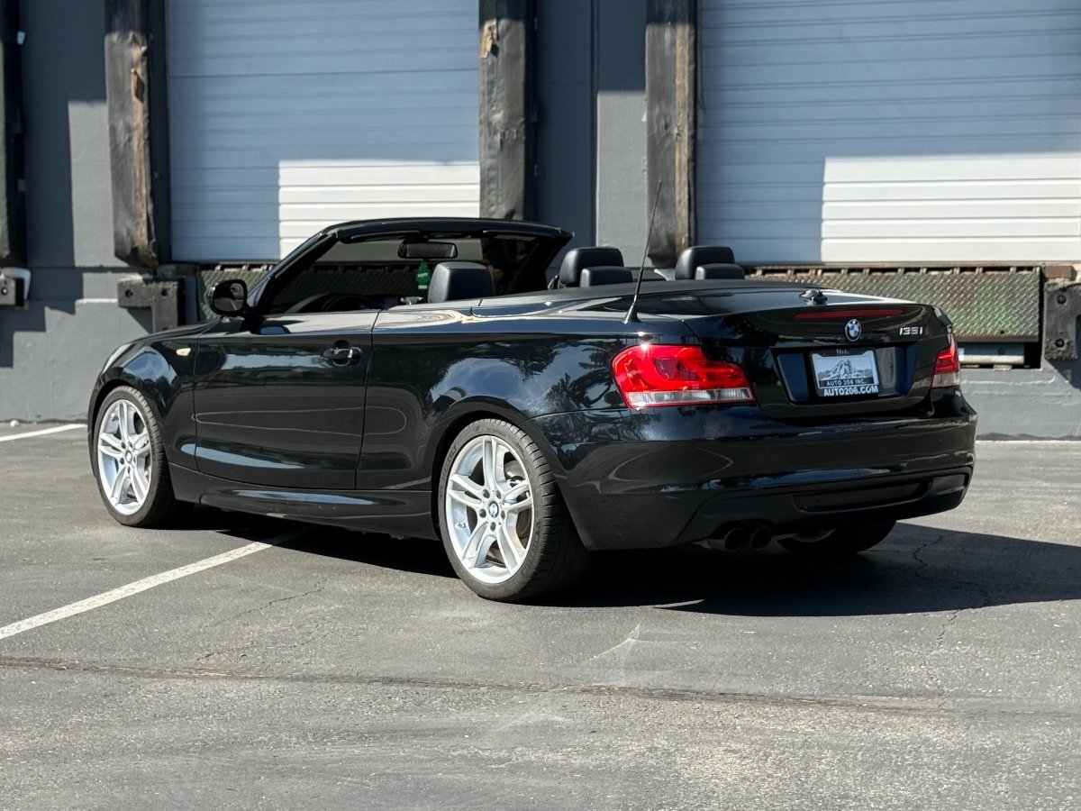 Used 2012 BMW 135i Convertible RWD image 5