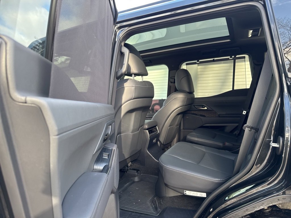 Used 2025 Lexus GX 550 image 7