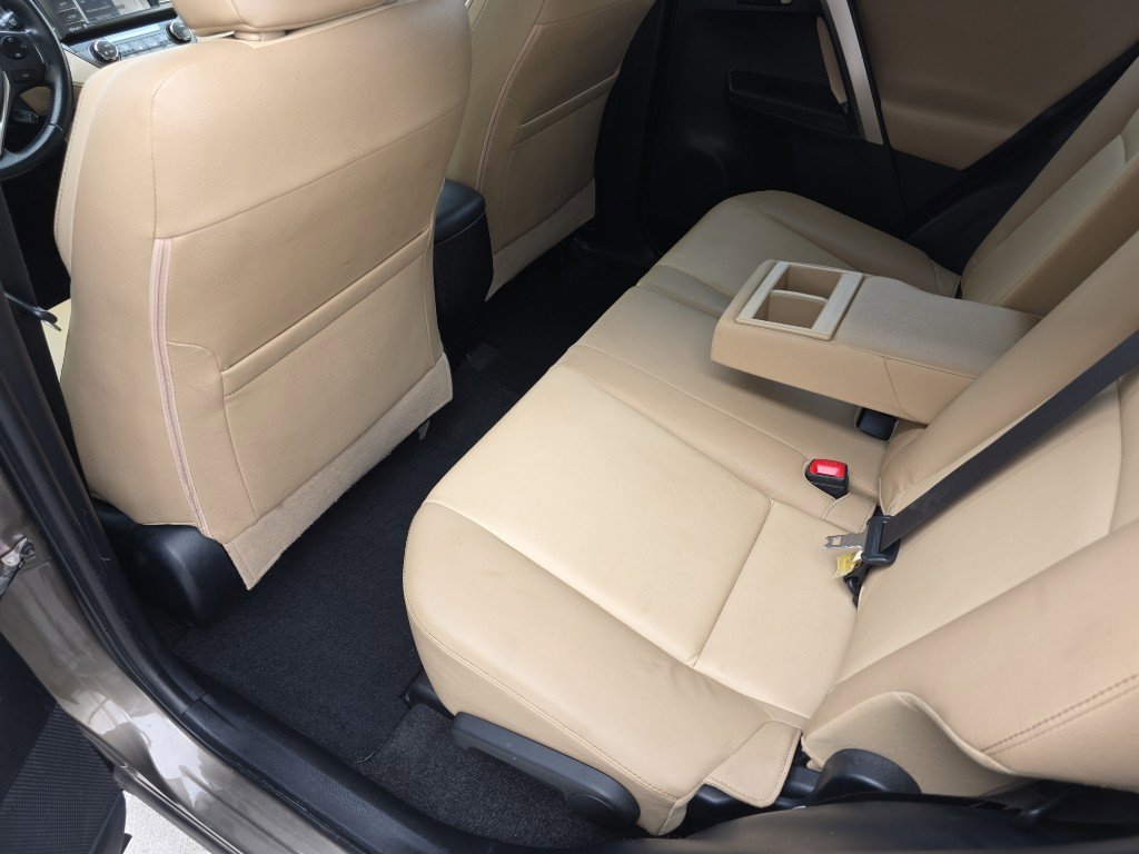 Used 2015 Toyota RAV4 Limited image 16
