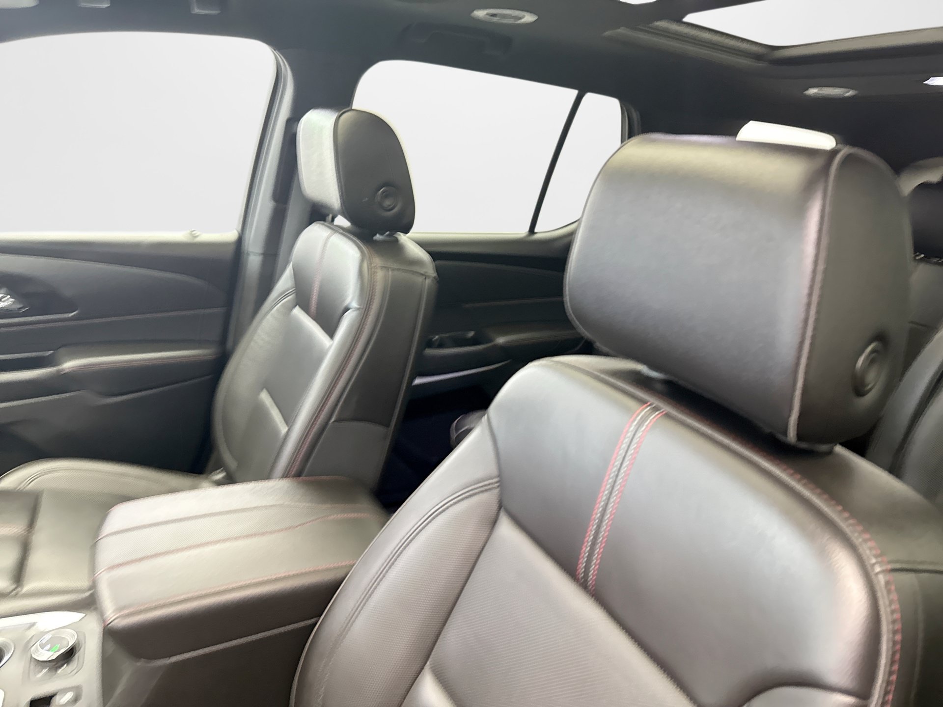 Used 2023 Chevrolet Traverse RS AWD/4WD image 17