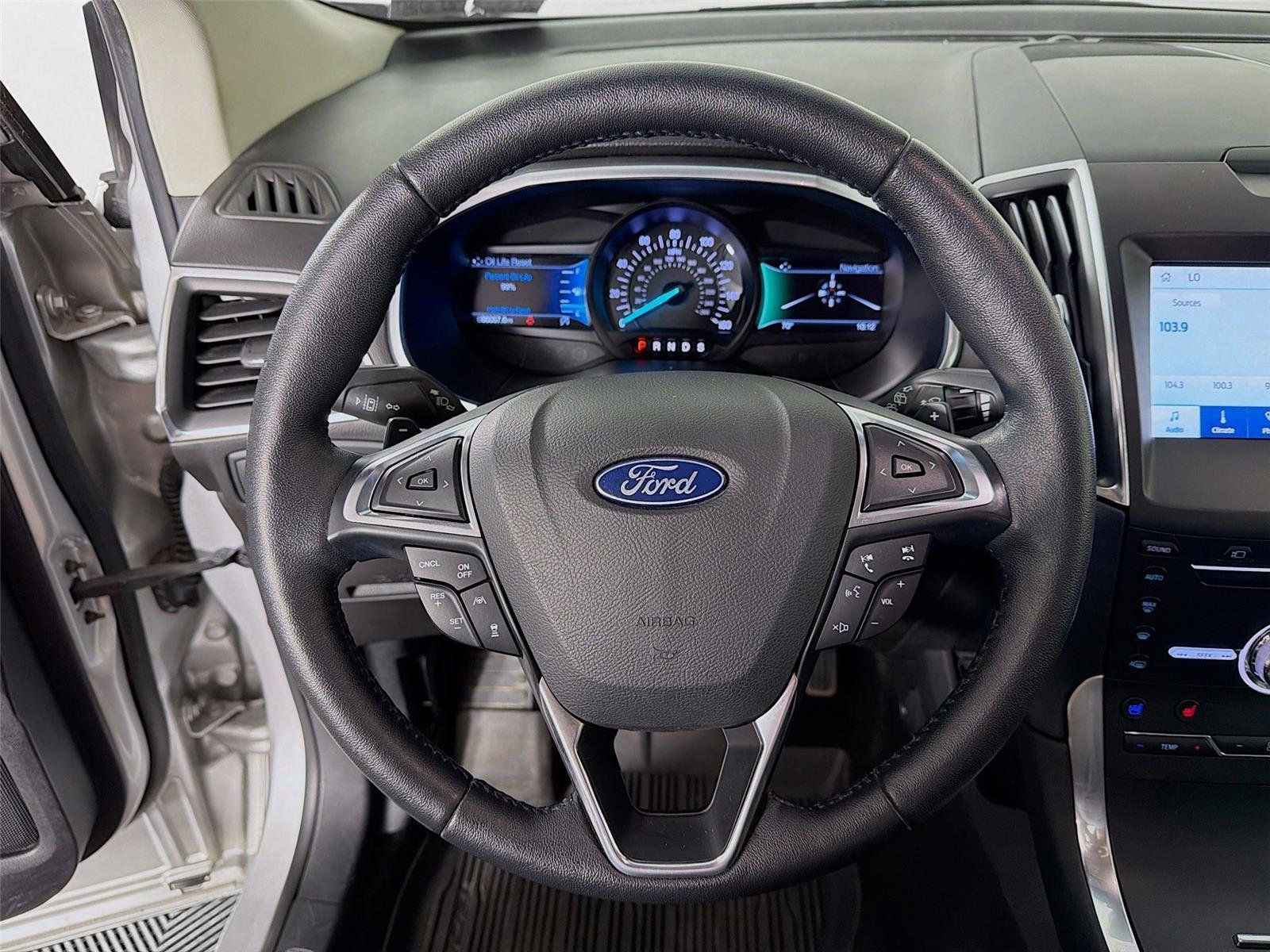 Used 2019 Ford Edge Titanium w/ Equipment Group 301A AWD/4WD image 12