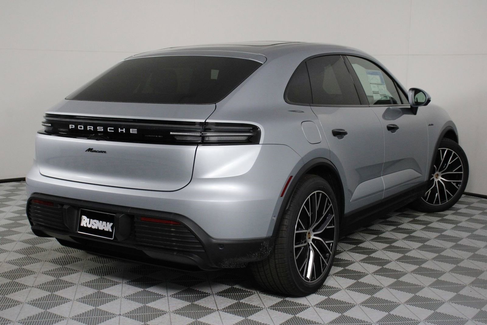 New 2026 Porsche Macan Electric RWD image 7