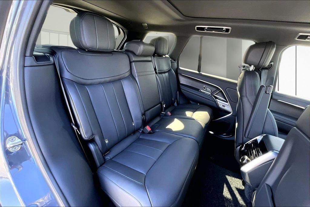 New 2026 Land Rover Range Rover SE AWD/4WD image 9