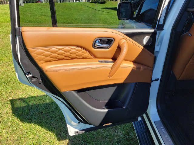Used 2023 INFINITI QX80 Sensory w/ Cargo Package AWD/4WD image 16