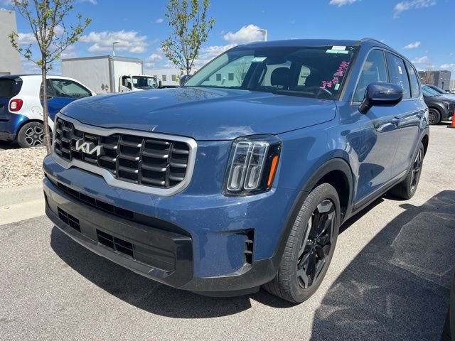 Certified 2025 Kia Telluride S image 2