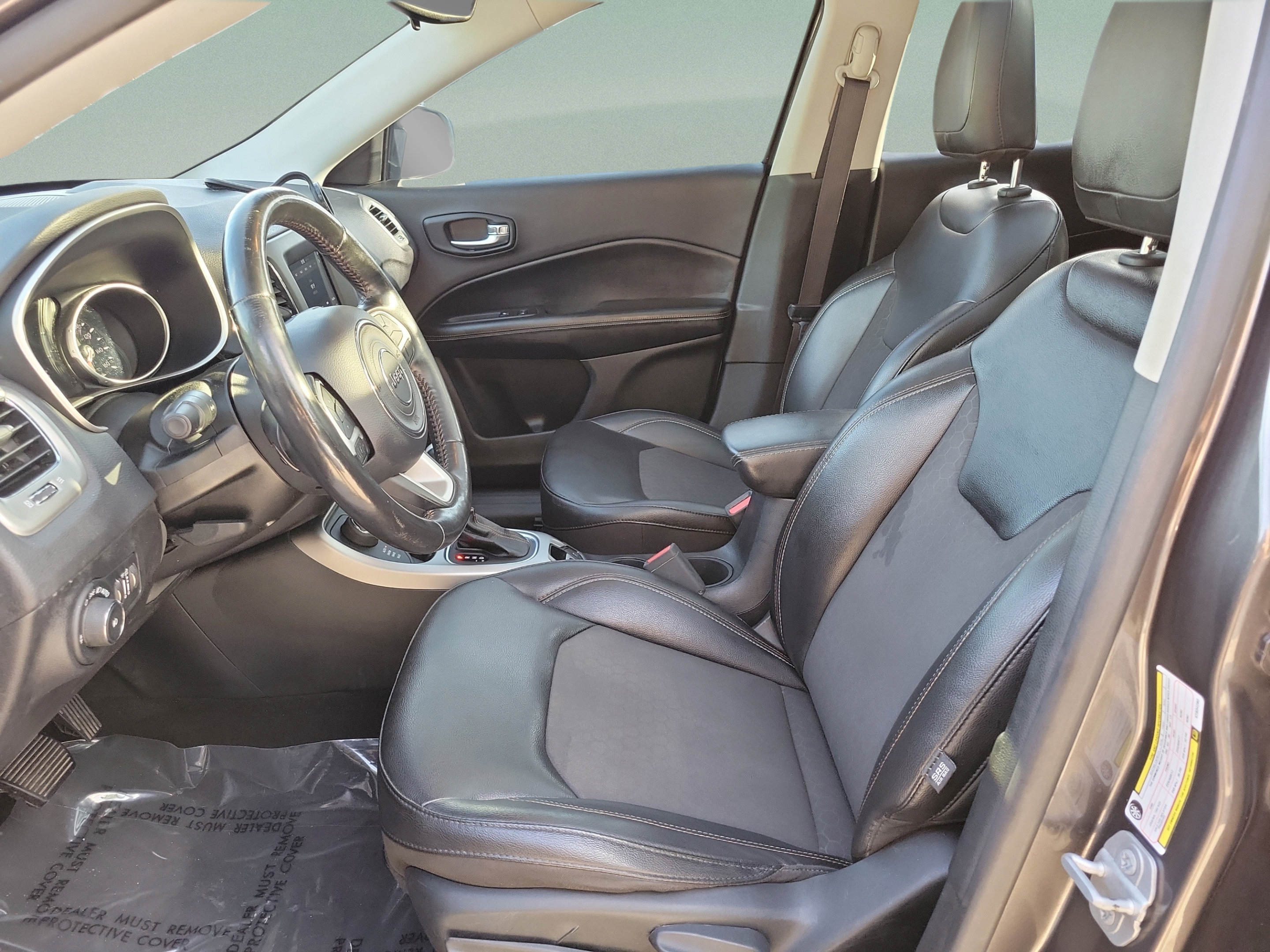 Used 2019 Jeep Compass Latitude w/ Cold Weather Group AWD/4WD image 15