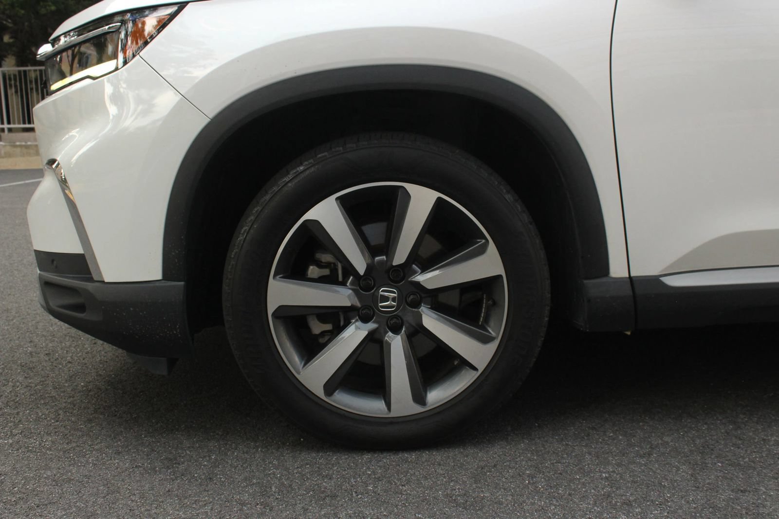 Used 2023 Honda Pilot Elite image 11