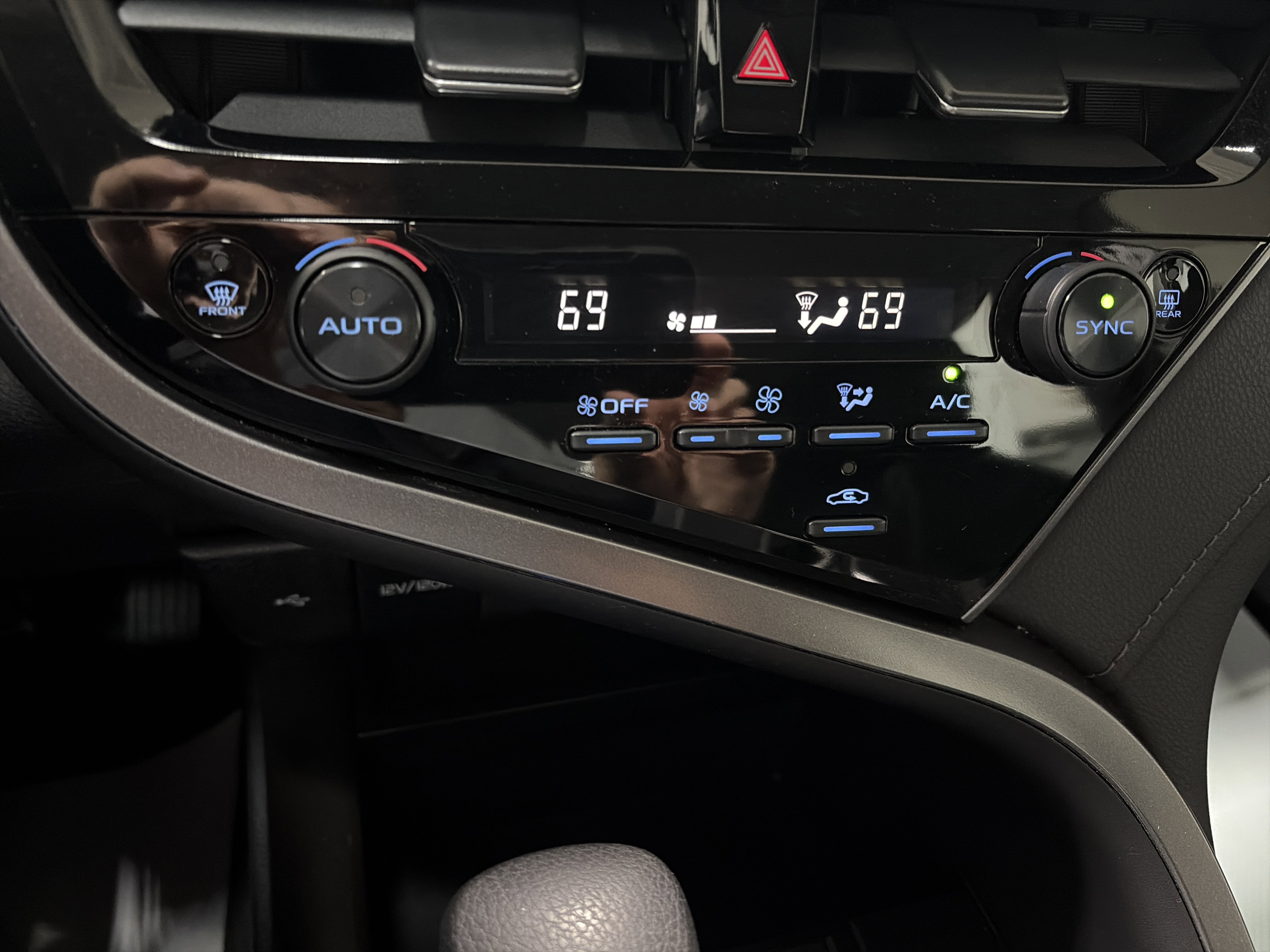 Used 2023 Toyota Camry LE image 20