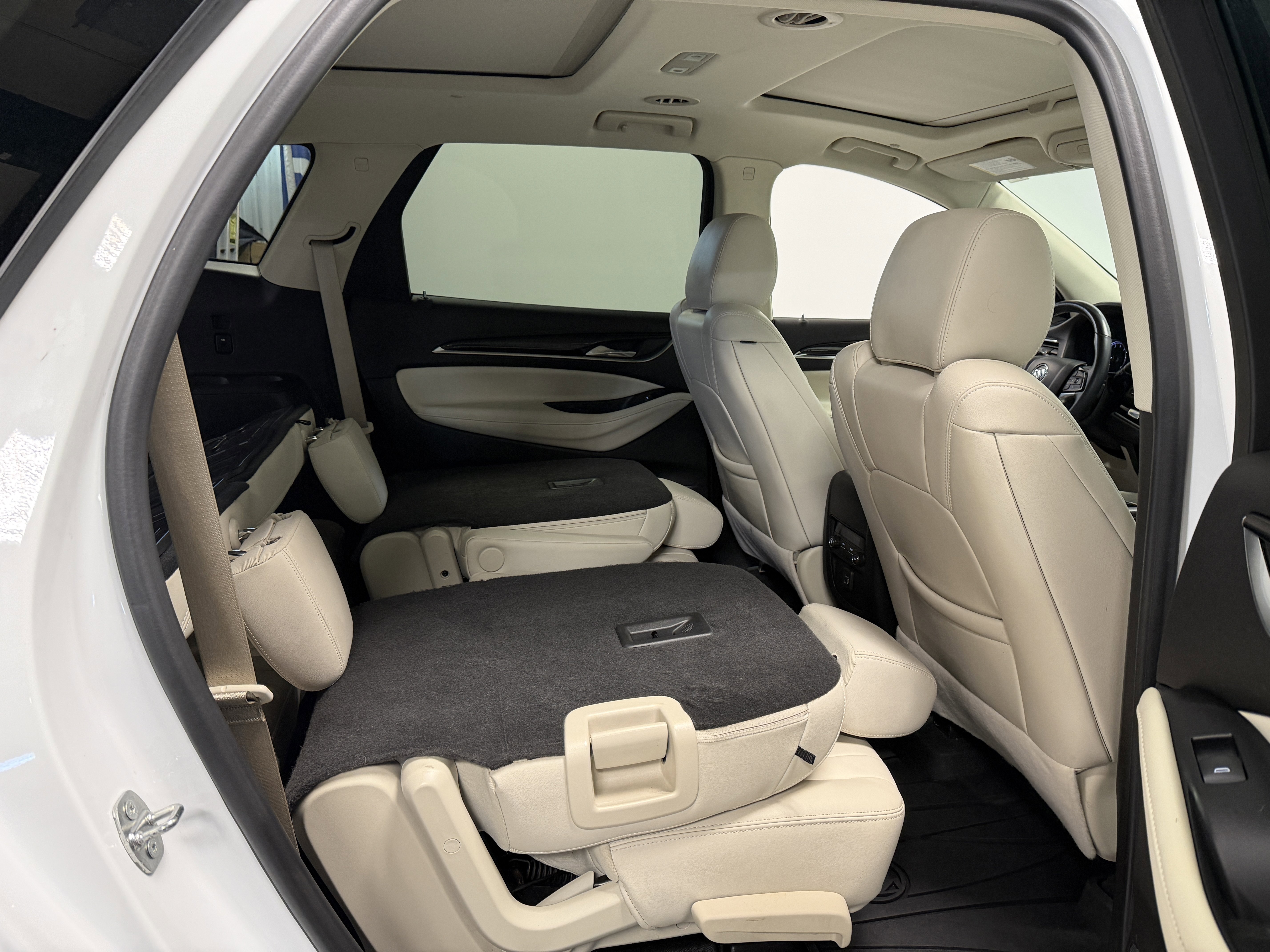 Used 2023 Buick Enclave Essence w/ Experience Buick Package image 29