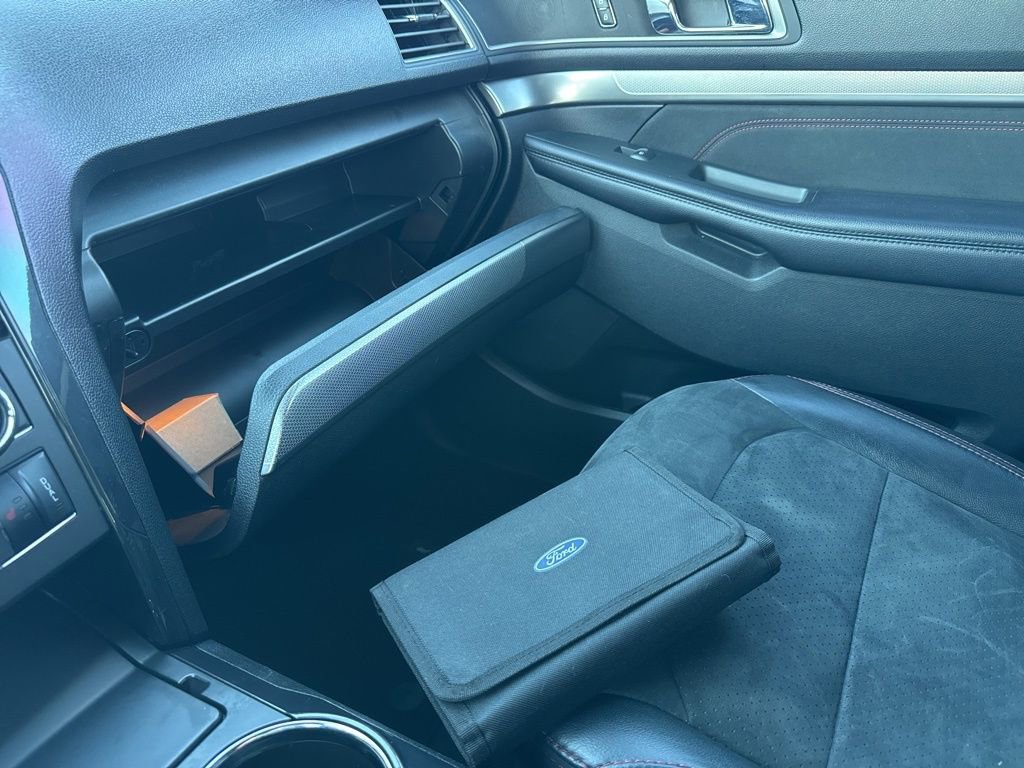 Used 2018 Ford Explorer XLT w/ Equipment Group 202A image 39