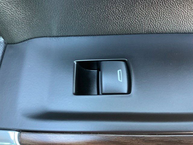 Used 2019 GMC Sierra 1500 SLT w/ SLT Premium Plus Package AWD/4WD image 26